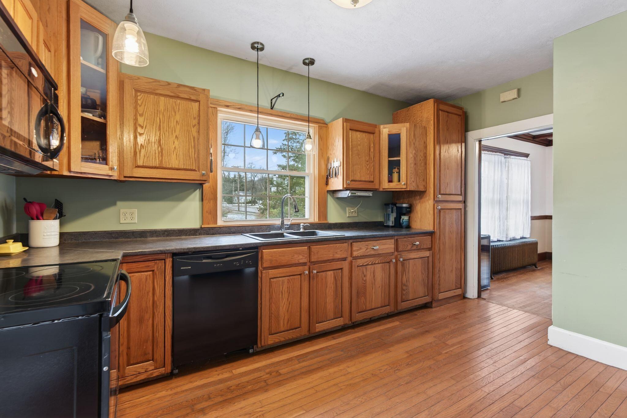 106 North Street Saco, ME 04072 - Photo 16 of 39 45_DSC04198