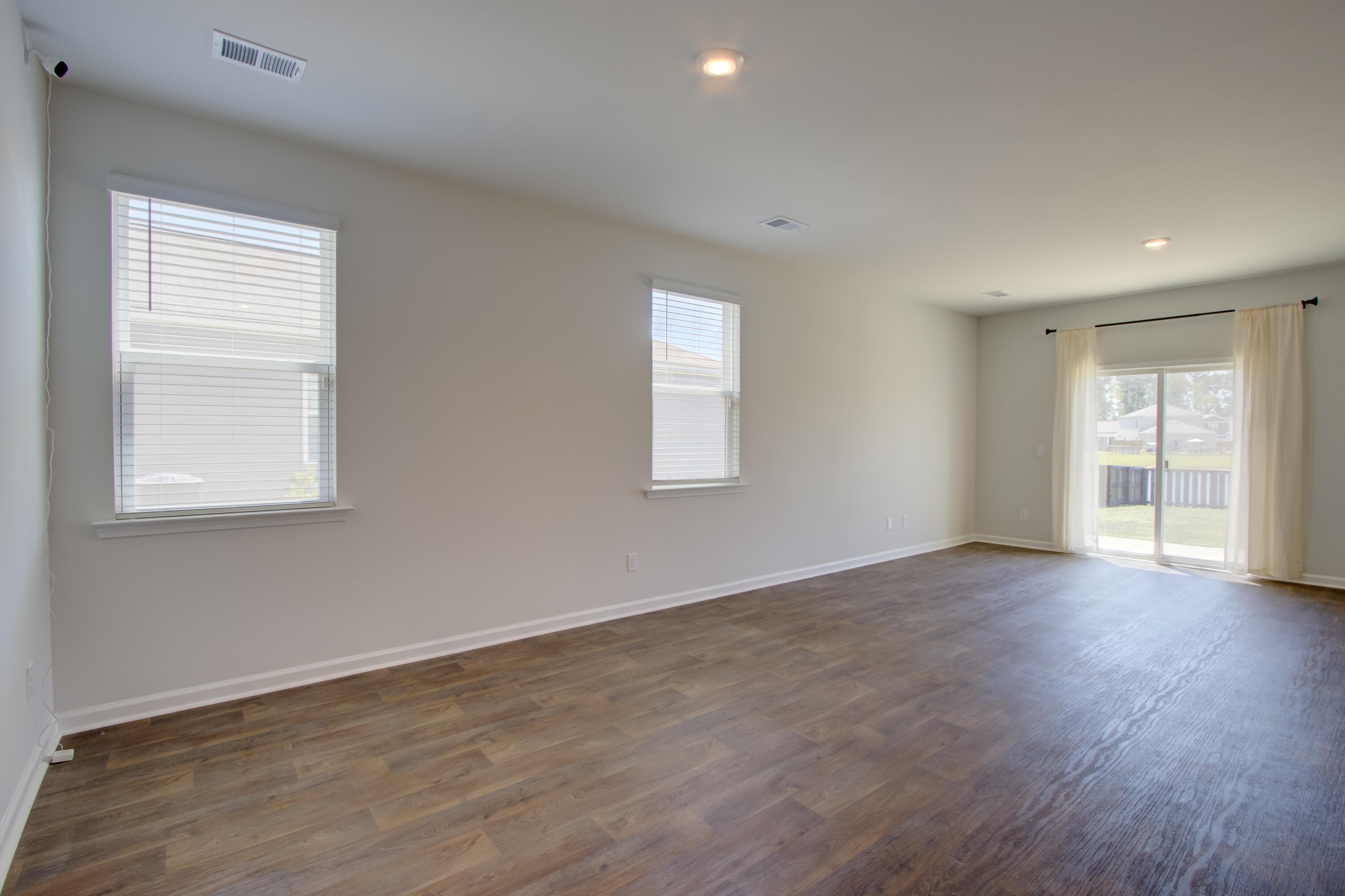 729 Long Blf Road Summerville, SC 29486 - Photo 10 of 33 05142026-024