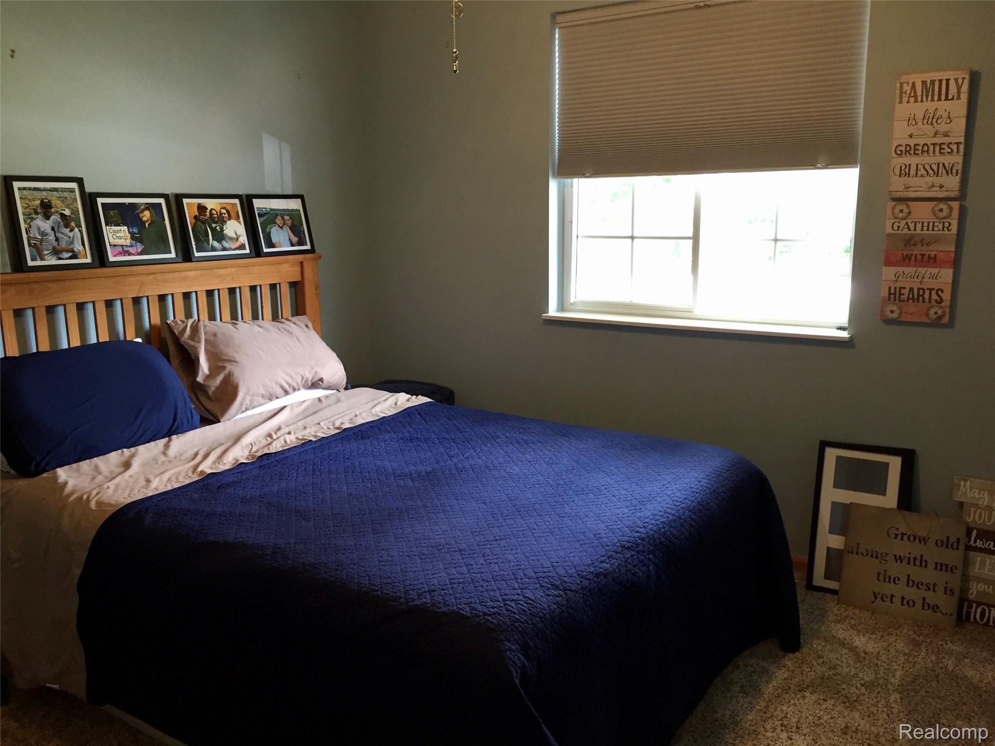 7047 Gillette Road Flushing, MI 48433 - Photo 15 of 38 Second Bedroom.