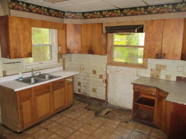 121 West Sherwood Street Decatur, MI 49045 - Photo 9 of 31 IMG_5143