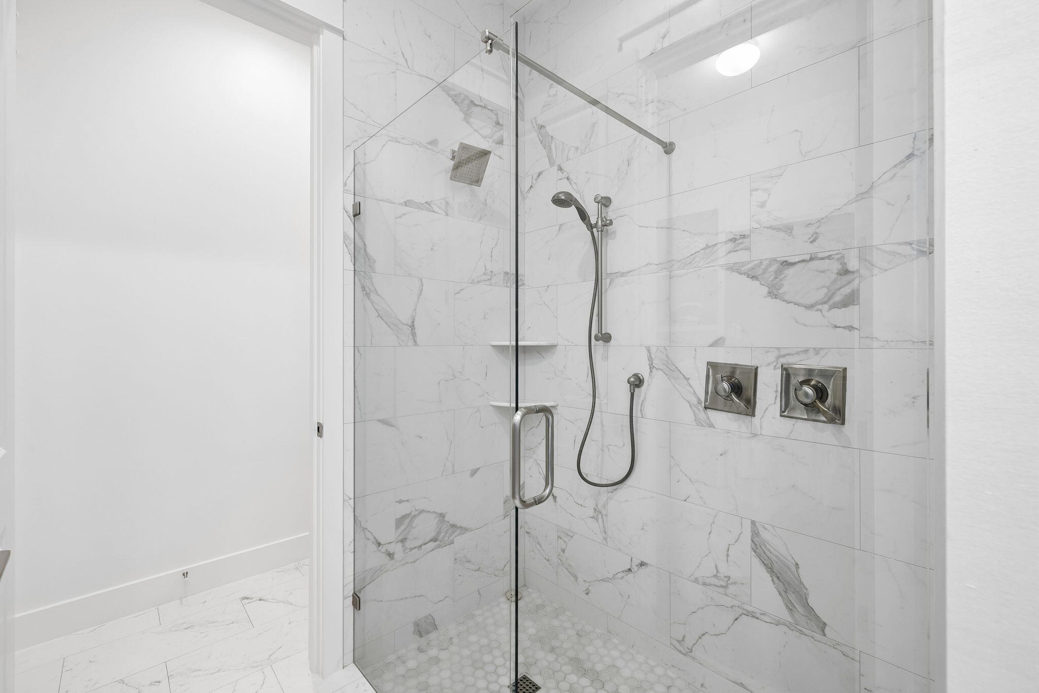 229 Sandchase Circle Inlet Beach, FL 32461 - Photo 43 of 107 Interior - Primary En-suite