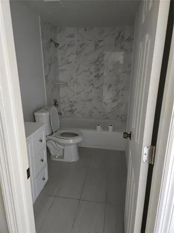 $2,000 | 9710 Whistler Court, Tampa, FL 33615