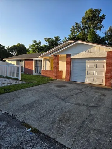 $2,000 | 9710 Whistler Court, Tampa, FL 33615