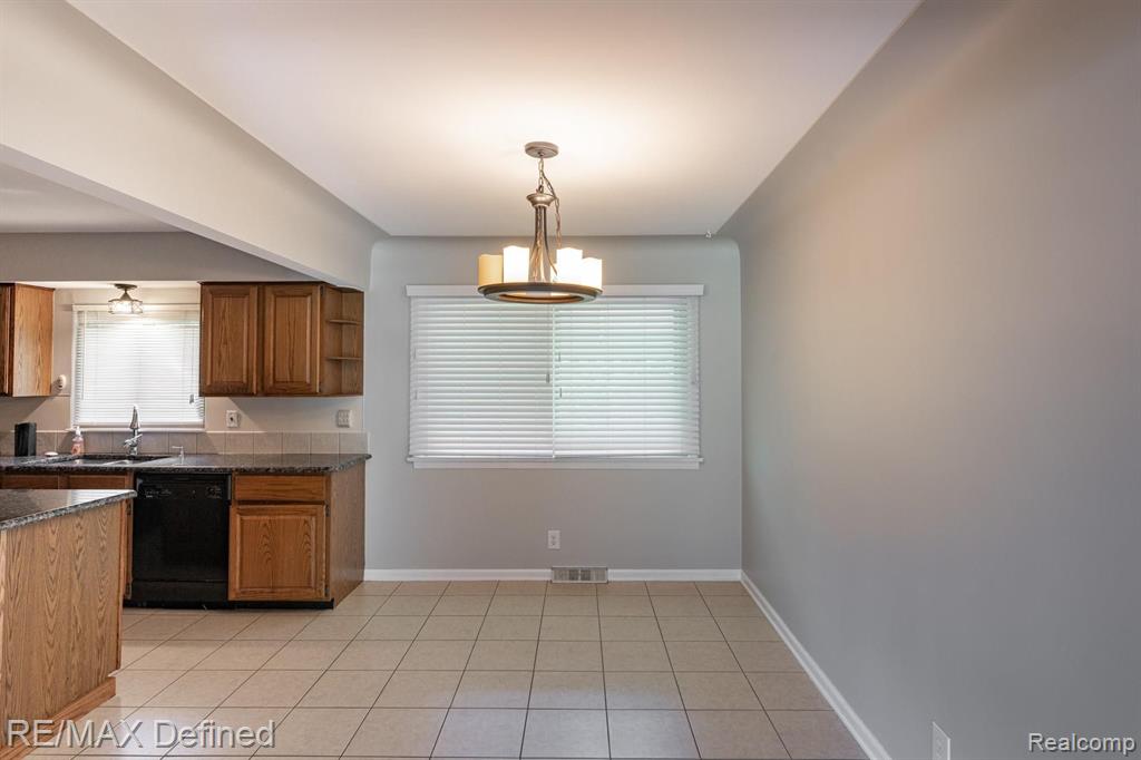2850 Harrington Road Rochester Hills, MI 48307 - Photo 7 of 25