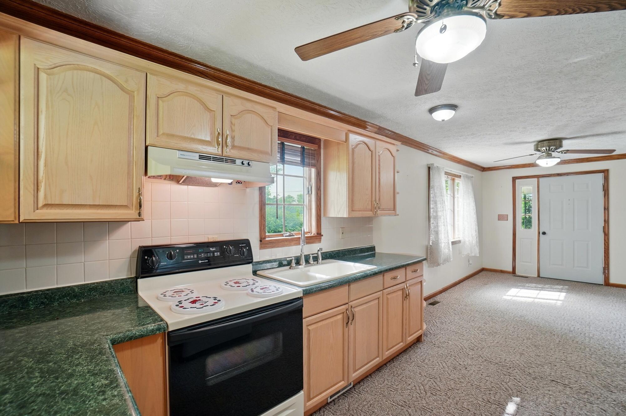 5870 Brook Road Northwest Baltimore, OH 43105 - Photo 21 of 70 Kitchen - 5870 Brook Road NW, Baltimore, OH 43105