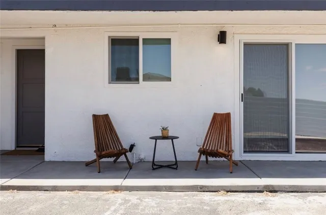 $2,390 | 61495 La Jolla Drive, Joshua Tree, CA 92252