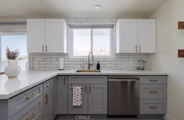 $2,390 | 61495 La Jolla Drive, Joshua Tree, CA 92252