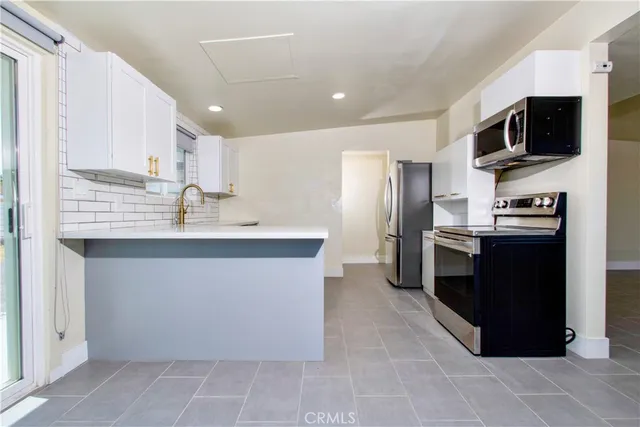 $2,390 | 61495 La Jolla Drive, Joshua Tree, CA 92252