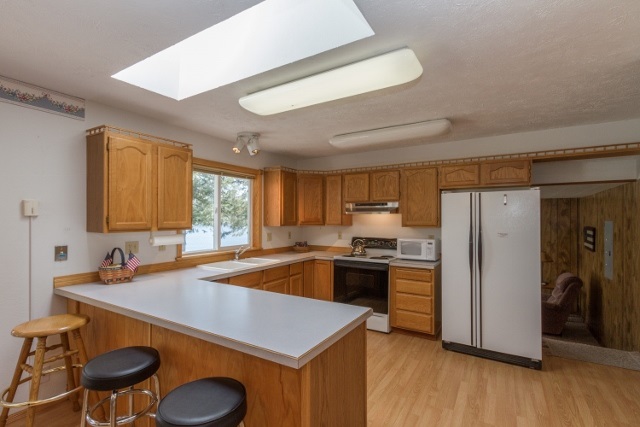 46091 Larson Beach Road Loon Lake, WA 99148 - Photo 5 of 20