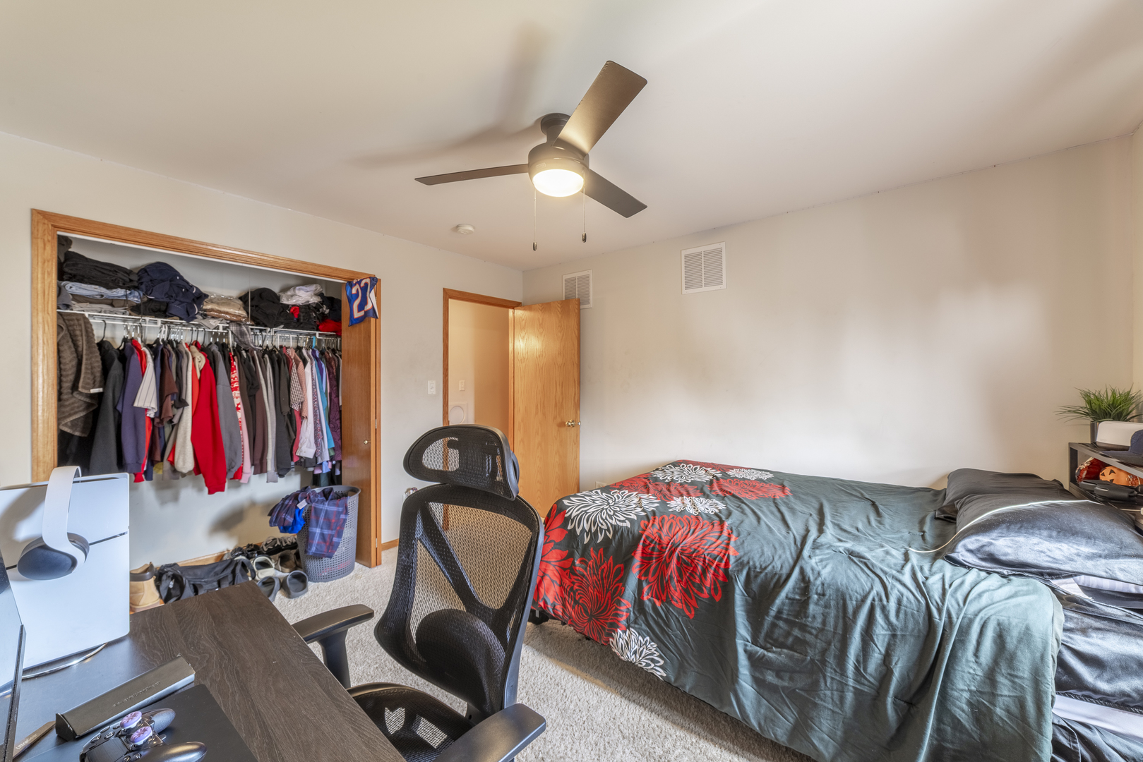 1071 Yamma Ridge New Lenox, IL 60451 - Photo 32 of 51 a view of a room with gym equipment
