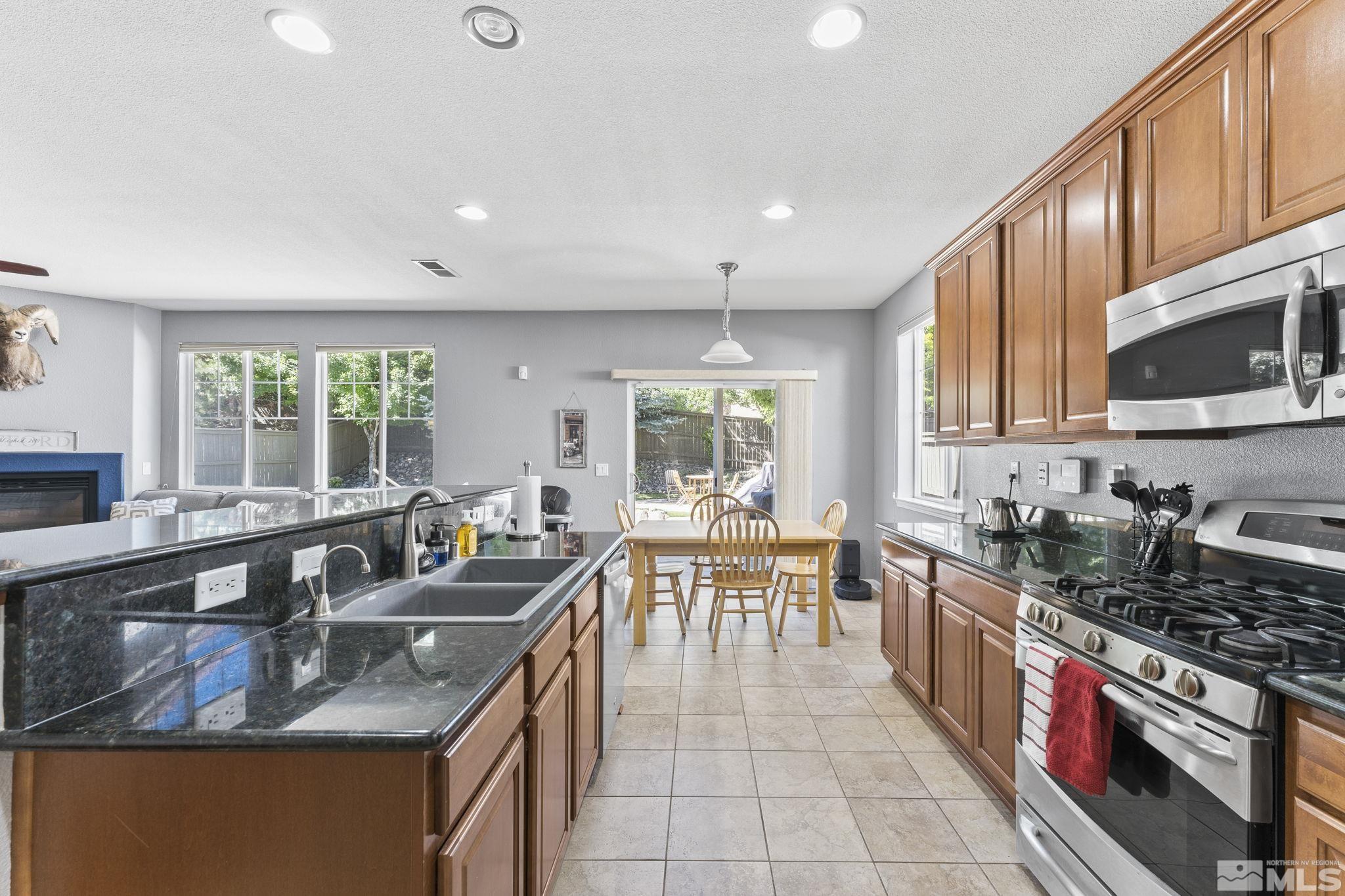 520 Roseben Drive Reno, NV 89521 - Photo 8 of 26 Photo 8