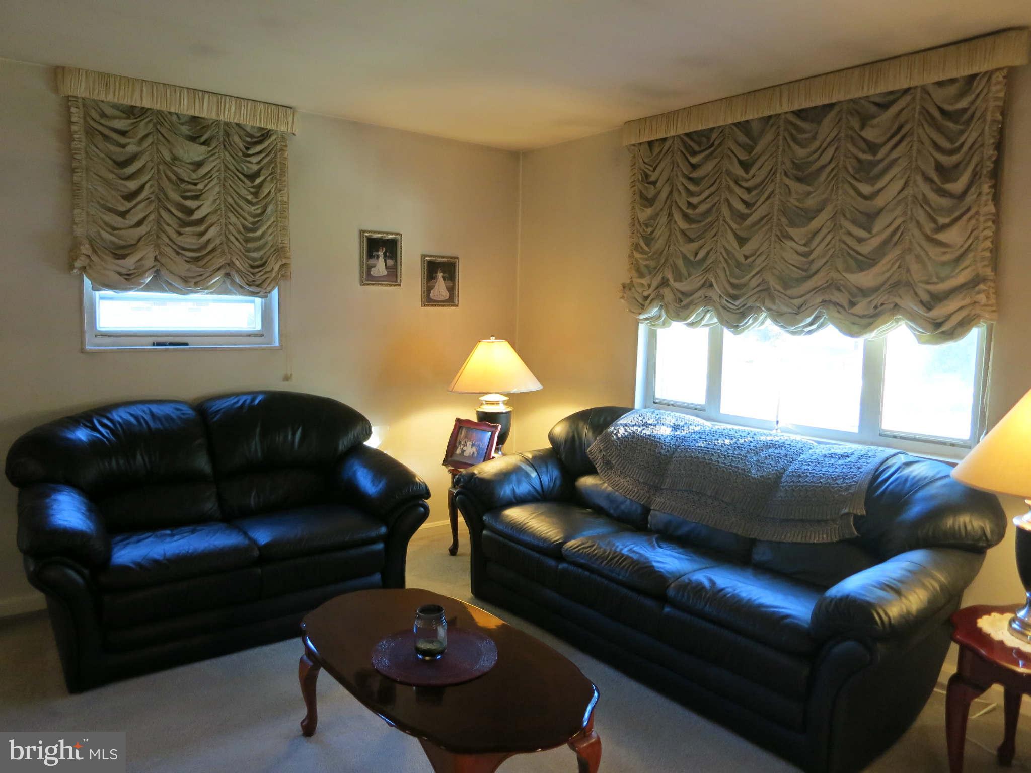 1003 Gabel Street Silver Spring, MD 20901 - Photo 3 of 17 Living Room