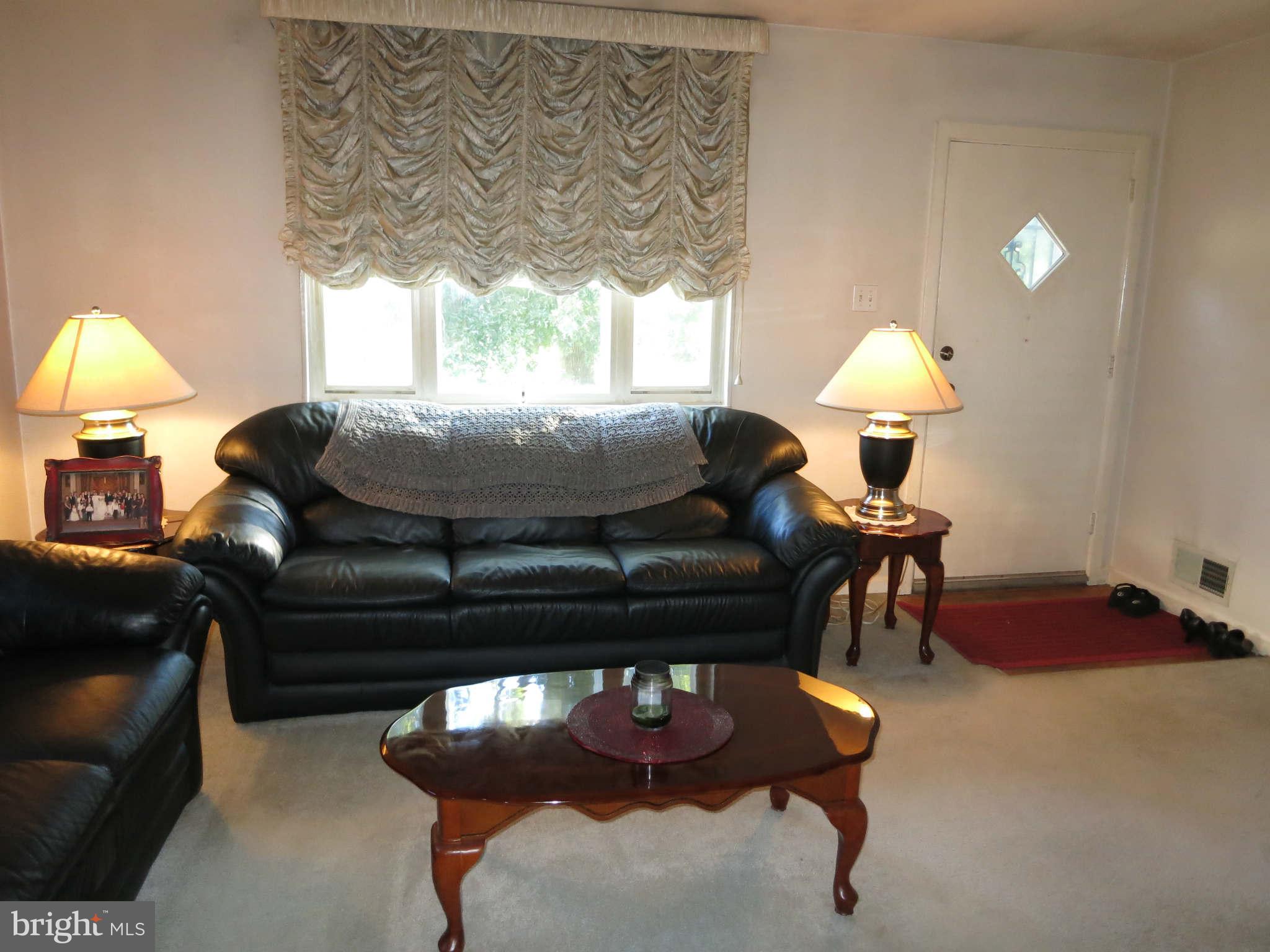 1003 Gabel Street Silver Spring, MD 20901 - Photo 4 of 17 Living Room
