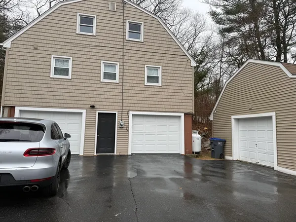 $2,100 | 28 Quisset Road, Unit B, Mendon, MA 01756