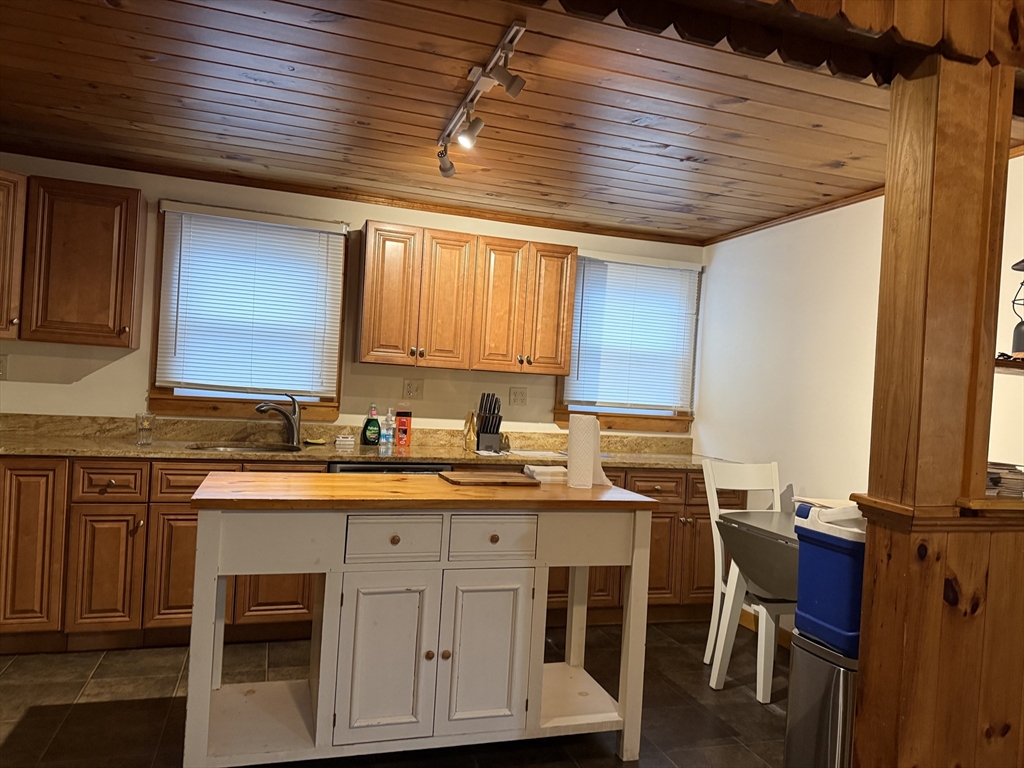 28 Quisset Road, Unit B Mendon, MA 01756 - Photo 2 of 3