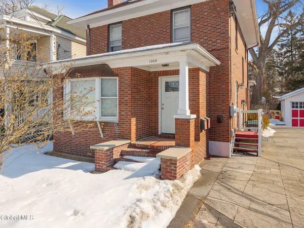 $299,000 | 1905 Hamburg Street, Rotterdam, NY 12304