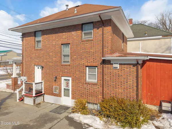 $299,000 | 1905 Hamburg Street, Rotterdam, NY 12304