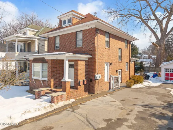 $299,000 | 1905 Hamburg Street, Rotterdam, NY 12304
