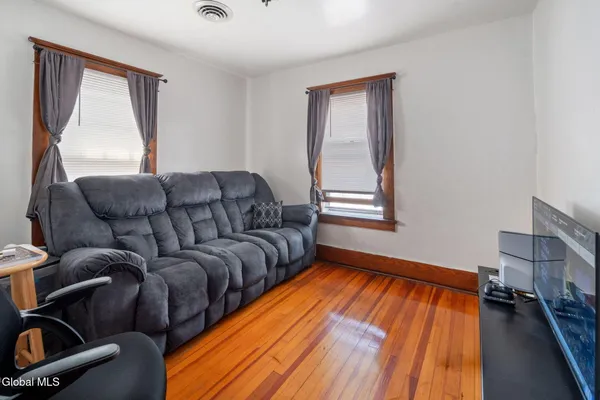 $299,000 | 1905 Hamburg Street, Rotterdam, NY 12304