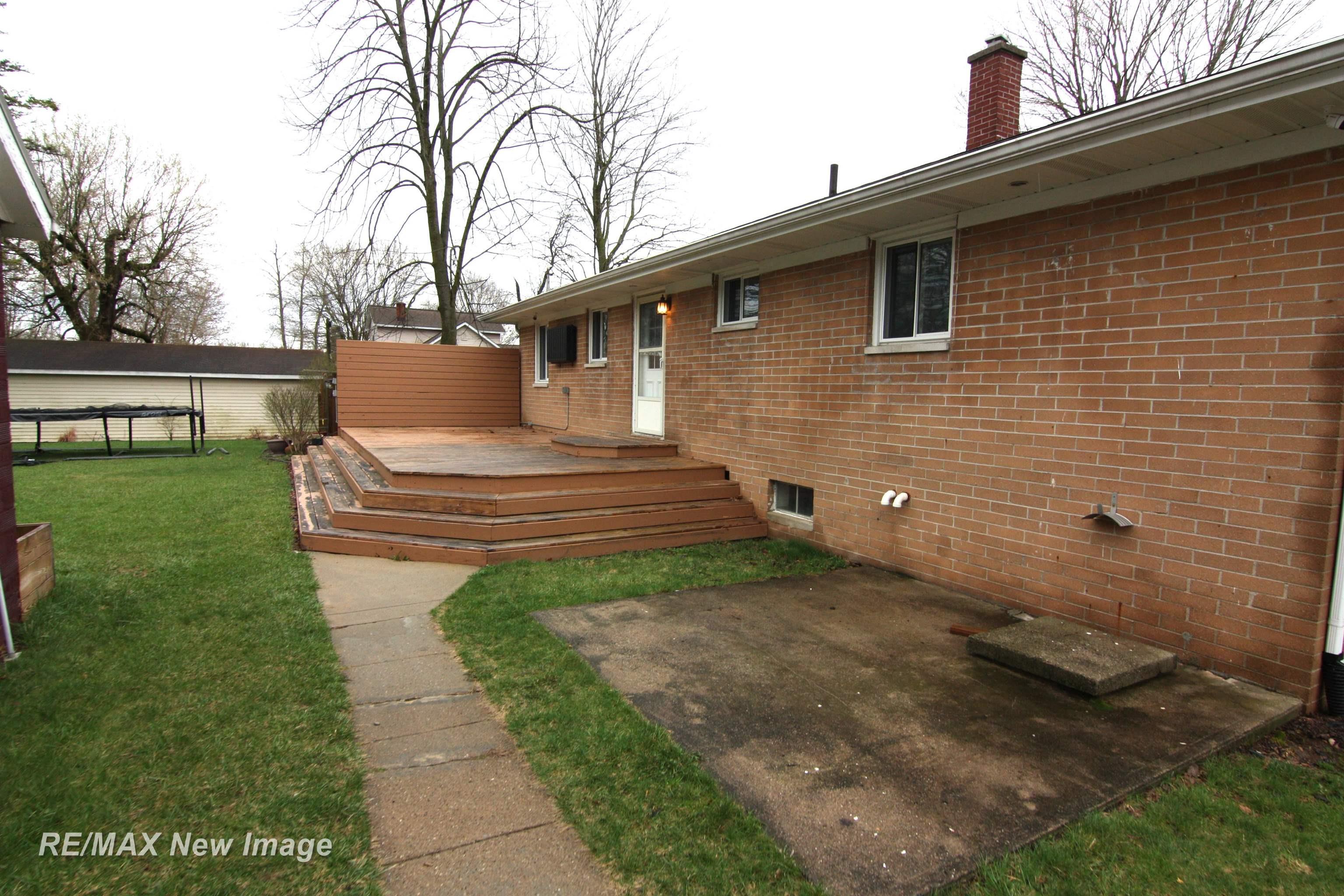 1685 South River Road Saginaw, MI 48609 - Photo 22 of 27