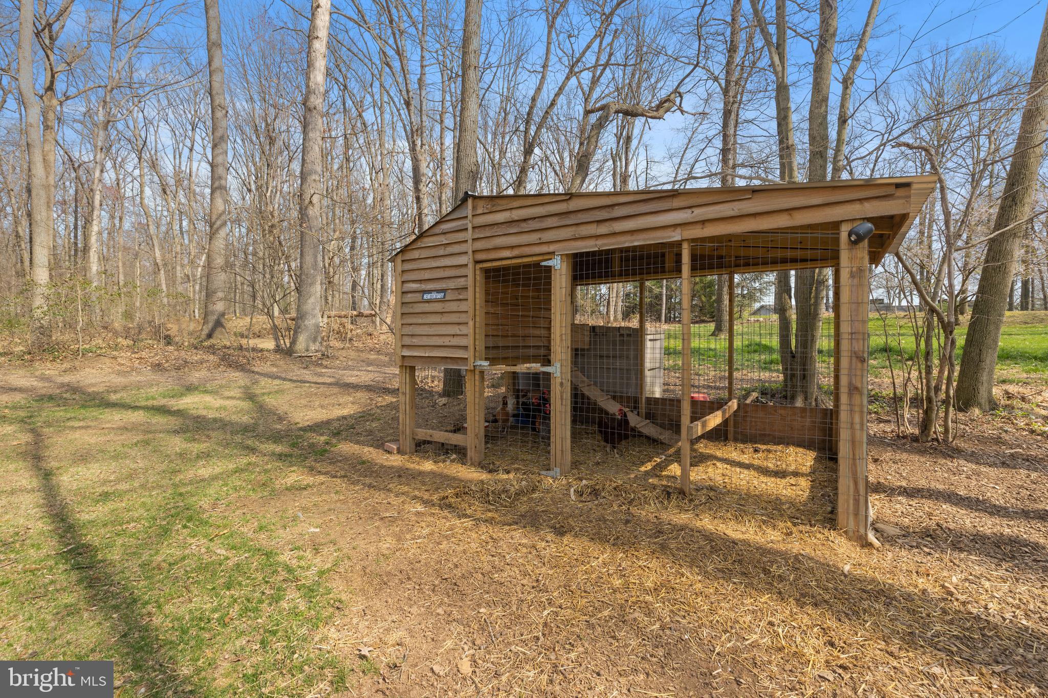 16203 Dark Hollow Road Upperco, MD 21155 - Photo 35 of 41 chicken coop conveys