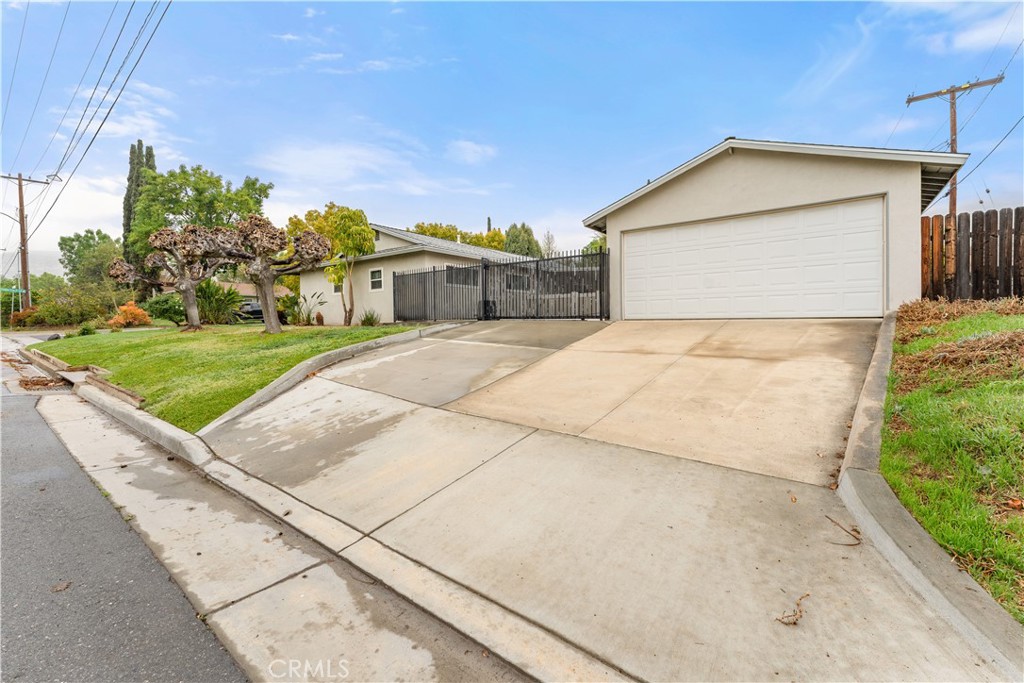 116 East Campus View Drive Riverside, CA 92507 - Photo 16 of 30