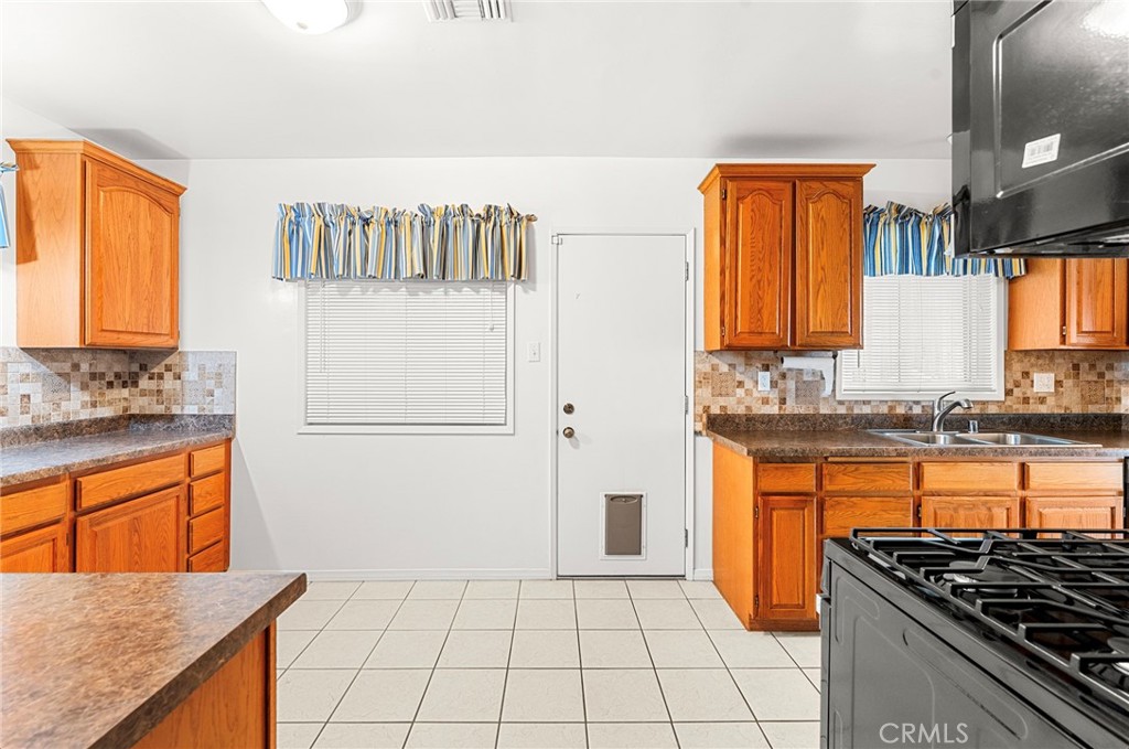 116 East Campus View Drive Riverside, CA 92507 - Photo 6 of 30