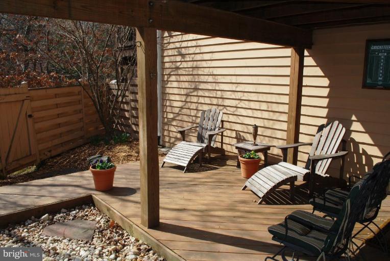 1532 Deer Point Way Reston, VA 20194 - Photo 18 of 19 a view of living room with patio furniture