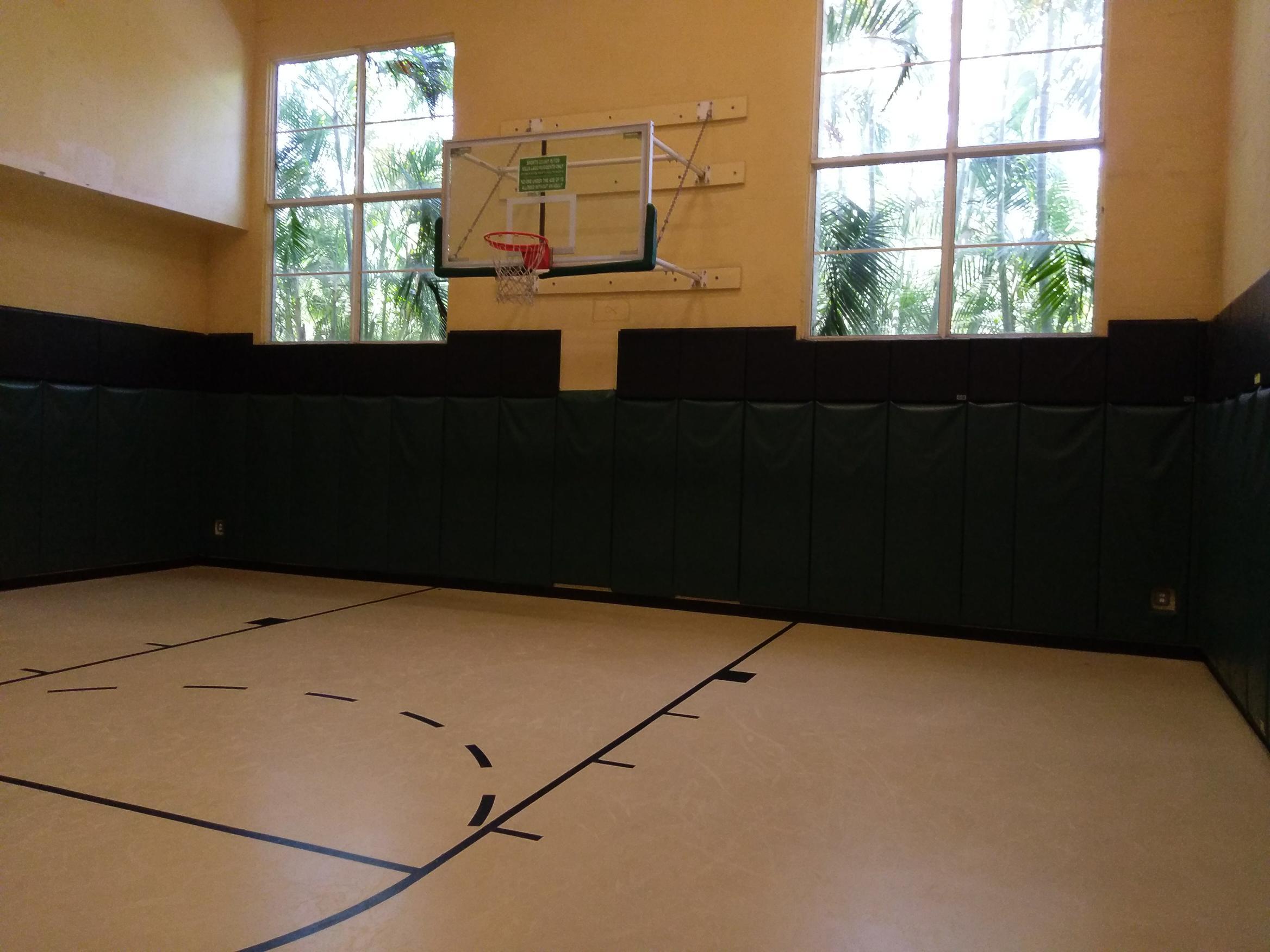 1690 Renaissance Commons Boulevard, Unit 1315 Boynton Beach, FL 33426 - Photo 28 of 39 Clubhouse - basketball court
