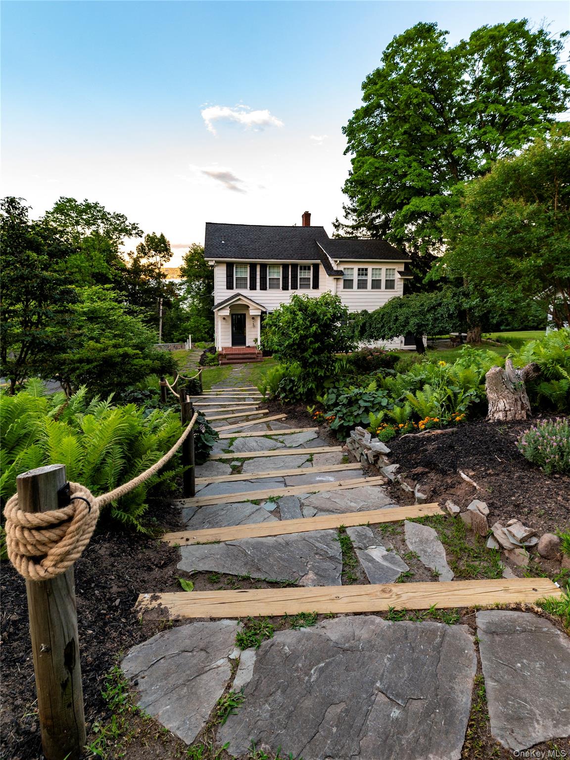 34 Old Mountain Road Nyack, NY 10960 - Photo 3 of 47 Entrance to main house
