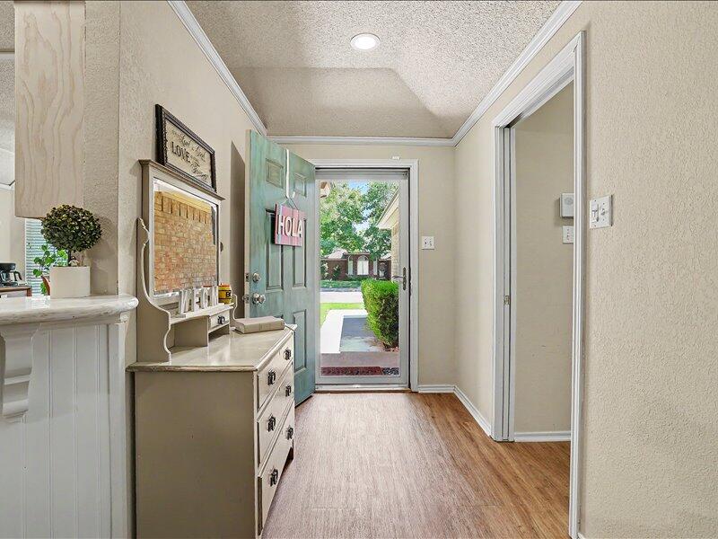 2908 85th Street Lubbock, TX 79423 - Photo 7 of 15 Entry