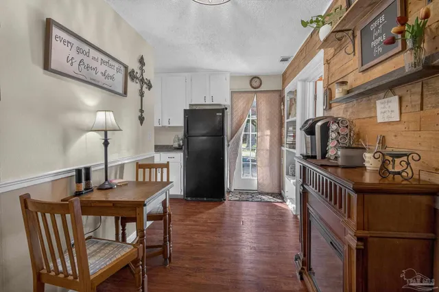 $300,000 | 7985 Mobile Highway, Pensacola, FL 32526