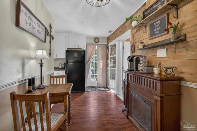 $300,000 | 7985 Mobile Highway, Pensacola, FL 32526