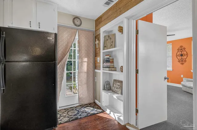 $300,000 | 7985 Mobile Highway, Pensacola, FL 32526