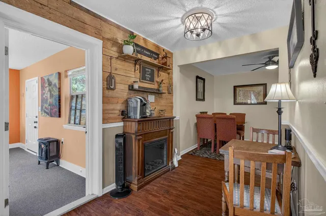 $300,000 | 7985 Mobile Highway, Pensacola, FL 32526