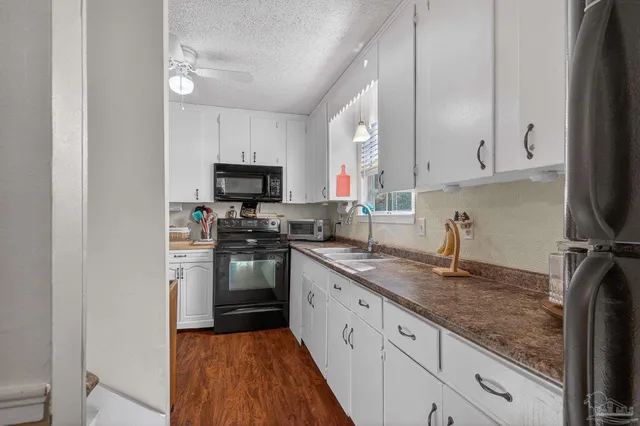 $300,000 | 7985 Mobile Highway, Pensacola, FL 32526