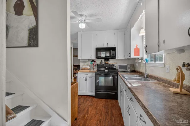 $300,000 | 7985 Mobile Highway, Pensacola, FL 32526