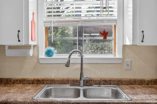 $300,000 | 7985 Mobile Highway, Pensacola, FL 32526