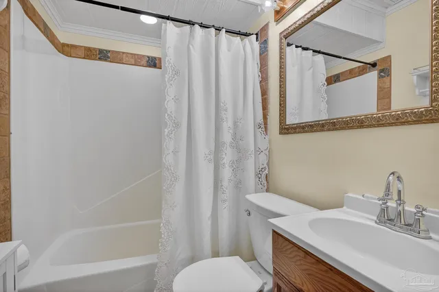 $300,000 | 7985 Mobile Highway, Pensacola, FL 32526