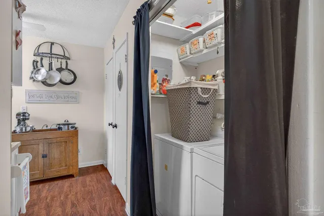 $300,000 | 7985 Mobile Highway, Pensacola, FL 32526