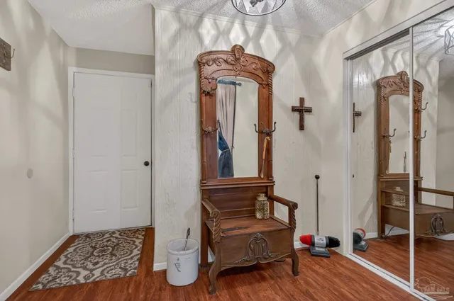 $300,000 | 7985 Mobile Highway, Pensacola, FL 32526