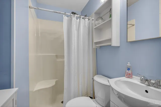 $300,000 | 7985 Mobile Highway, Pensacola, FL 32526