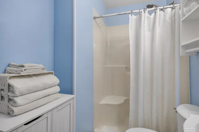 $300,000 | 7985 Mobile Highway, Pensacola, FL 32526