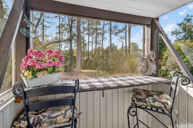 $300,000 | 7985 Mobile Highway, Pensacola, FL 32526