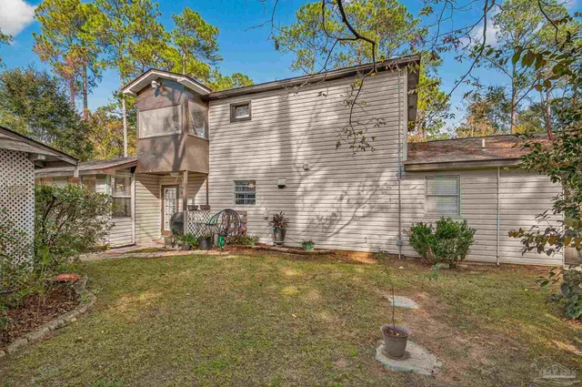 $300,000 | 7985 Mobile Highway, Pensacola, FL 32526