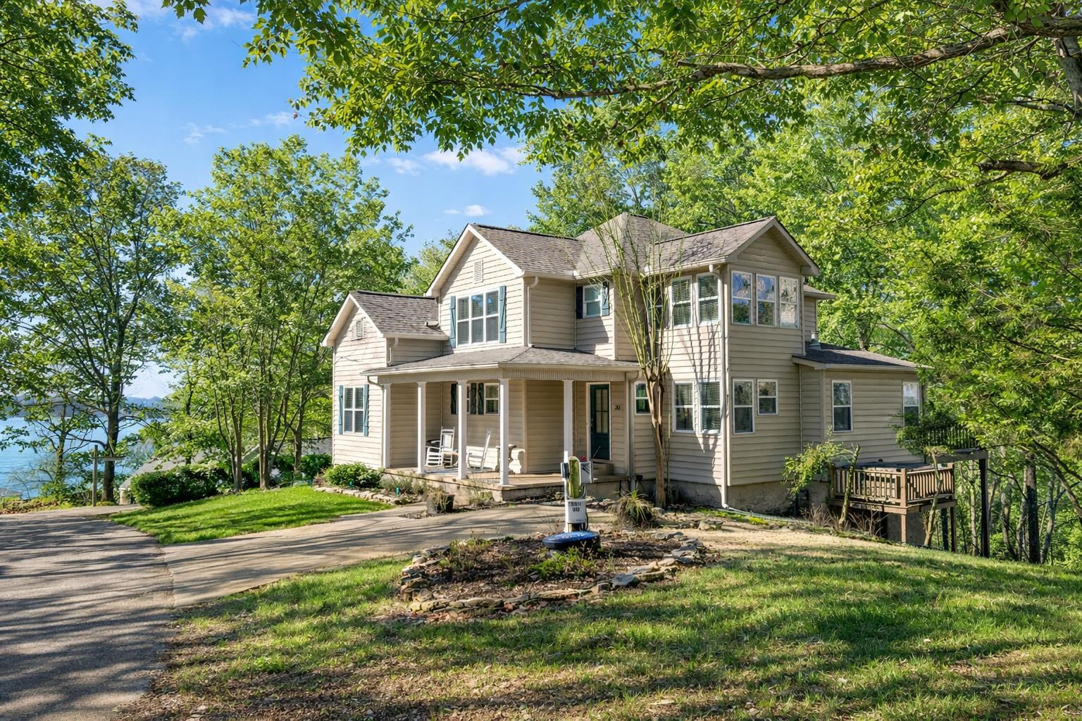 30 Point Grand Court Savannah, TN 38372 - Photo 26 of 40 a front view of a house with a yard