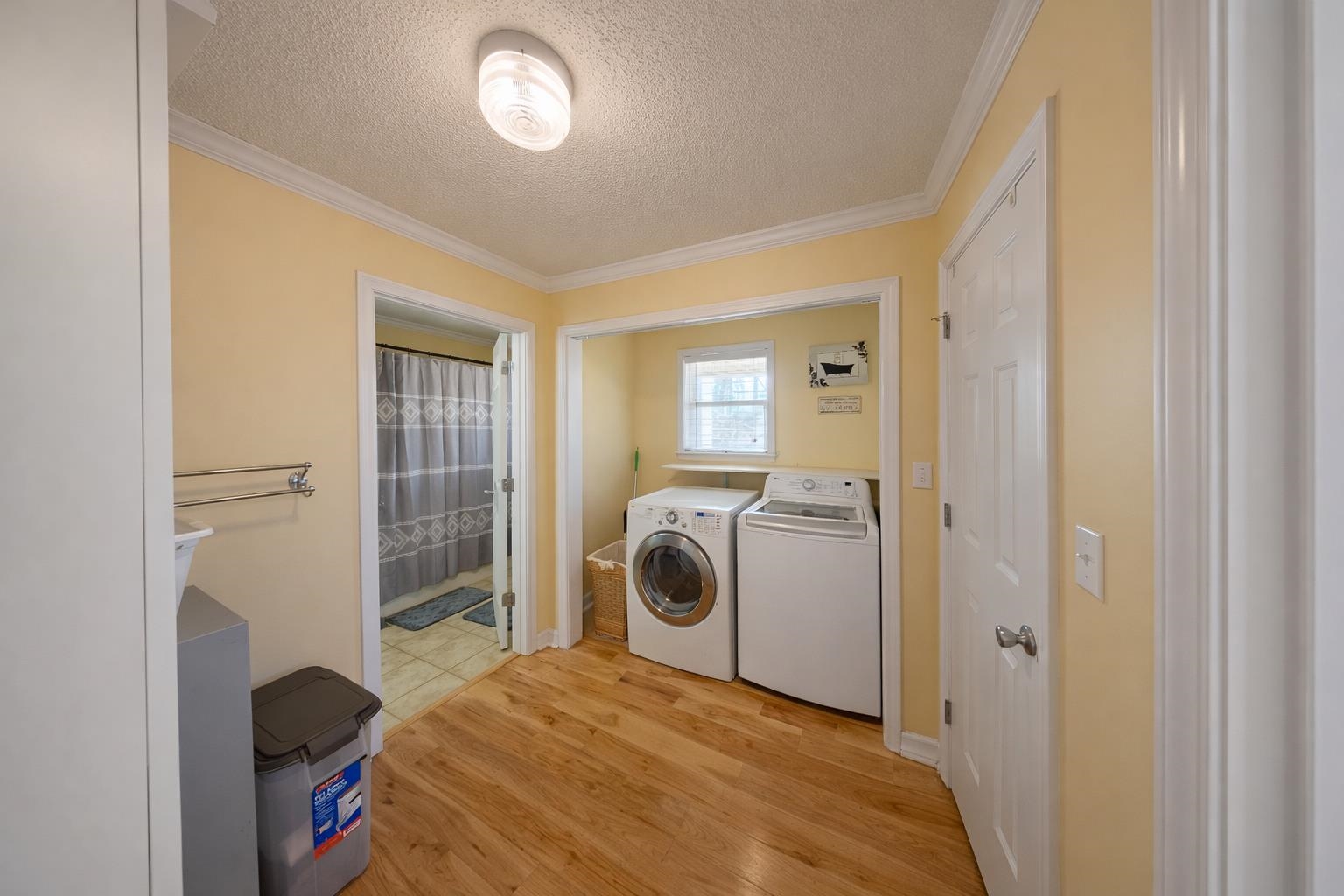 30 Point Grand Court Savannah, TN 38372 - Photo 38 of 40 a bedroom with a bed and a window