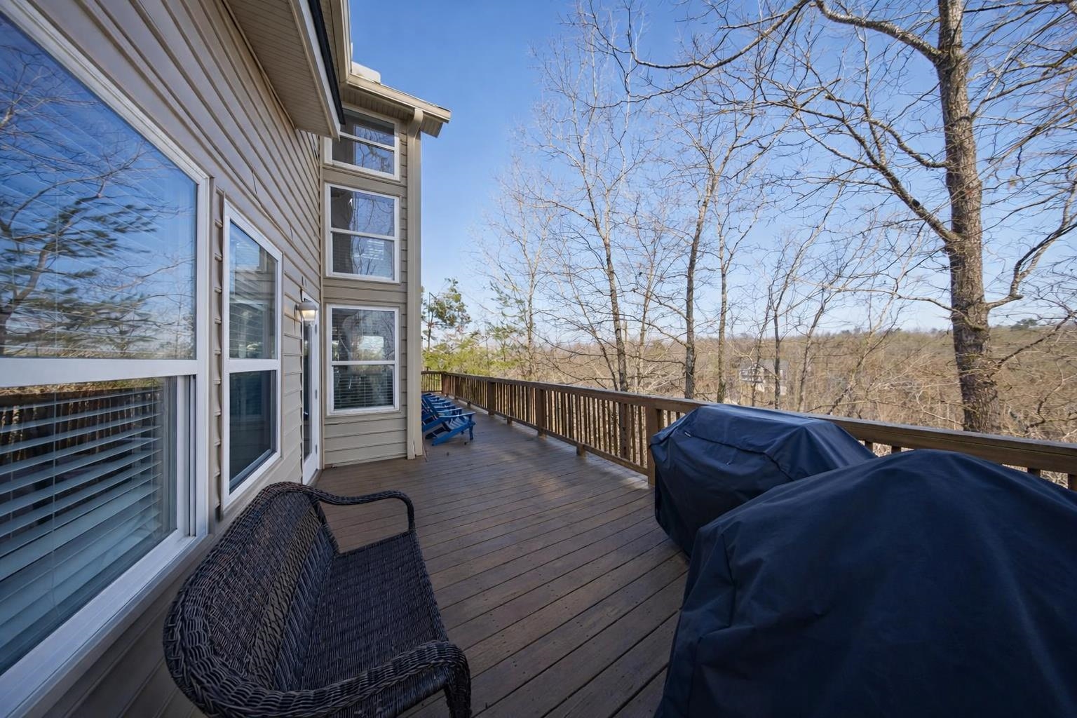 30 Point Grand Court Savannah, TN 38372 - Photo 39 of 40 a view of balcony with furniture and wooden fence