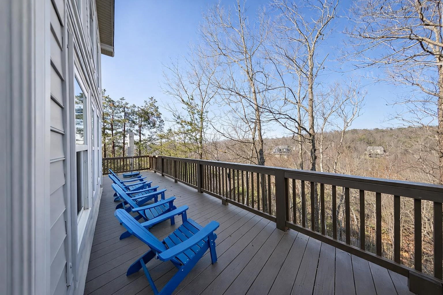 30 Point Grand Court Savannah, TN 38372 - Photo 40 of 40 a view of a balcony with wooden floor and bench