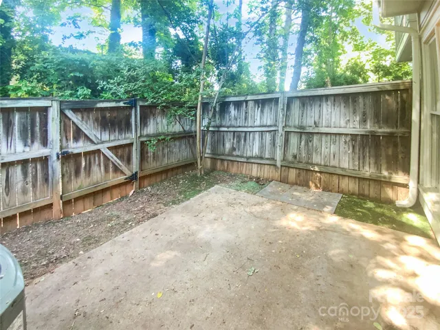 $405,000 | 1043 Park W Drive, Charlotte, NC 28209